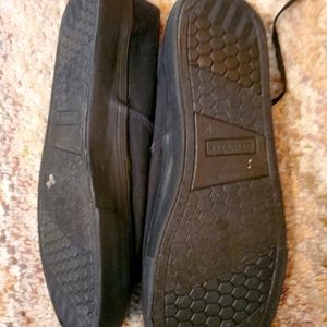 Mens airwalk canvas shoes size 9.5